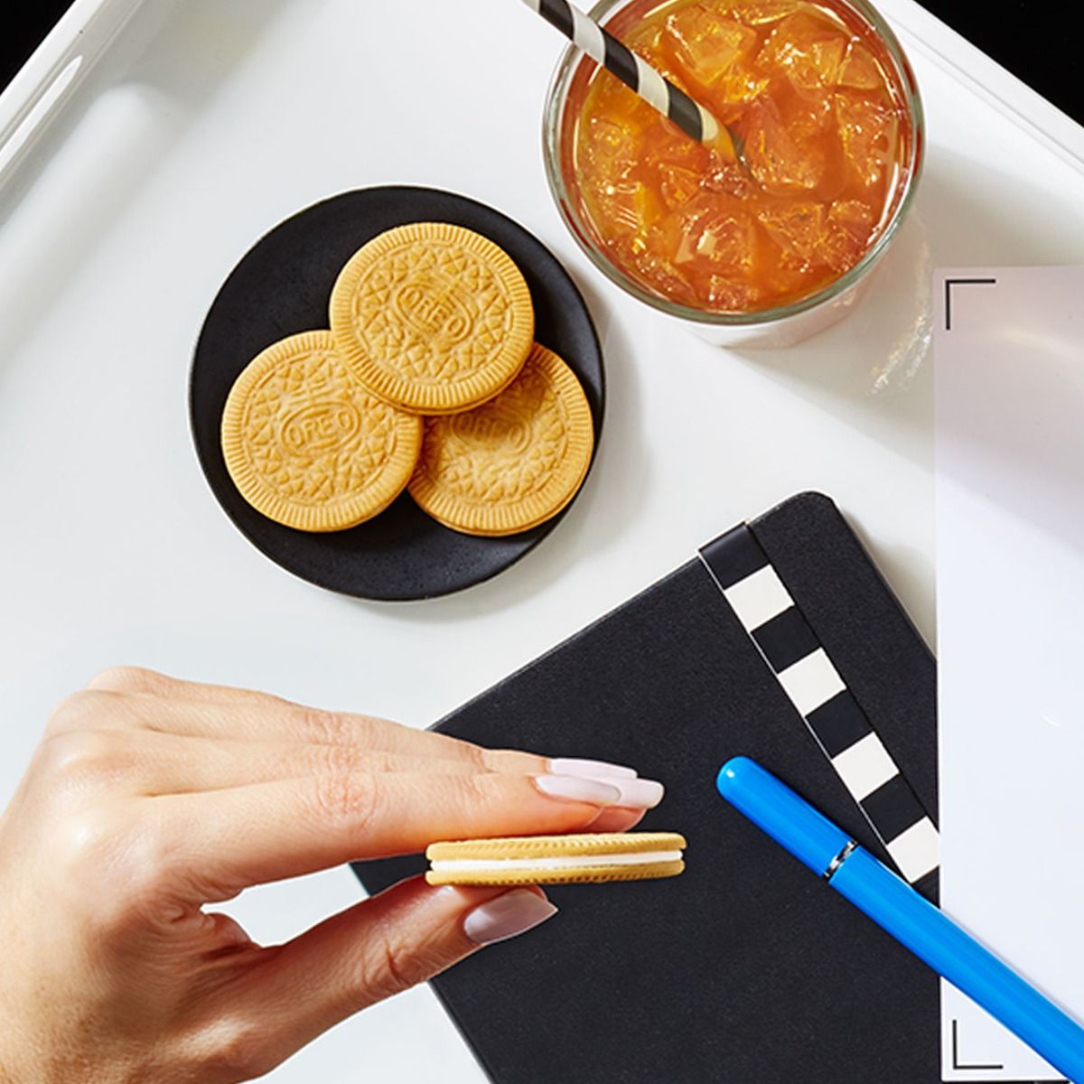 Thins Golden Sandwich Cookies, Family Size Y8